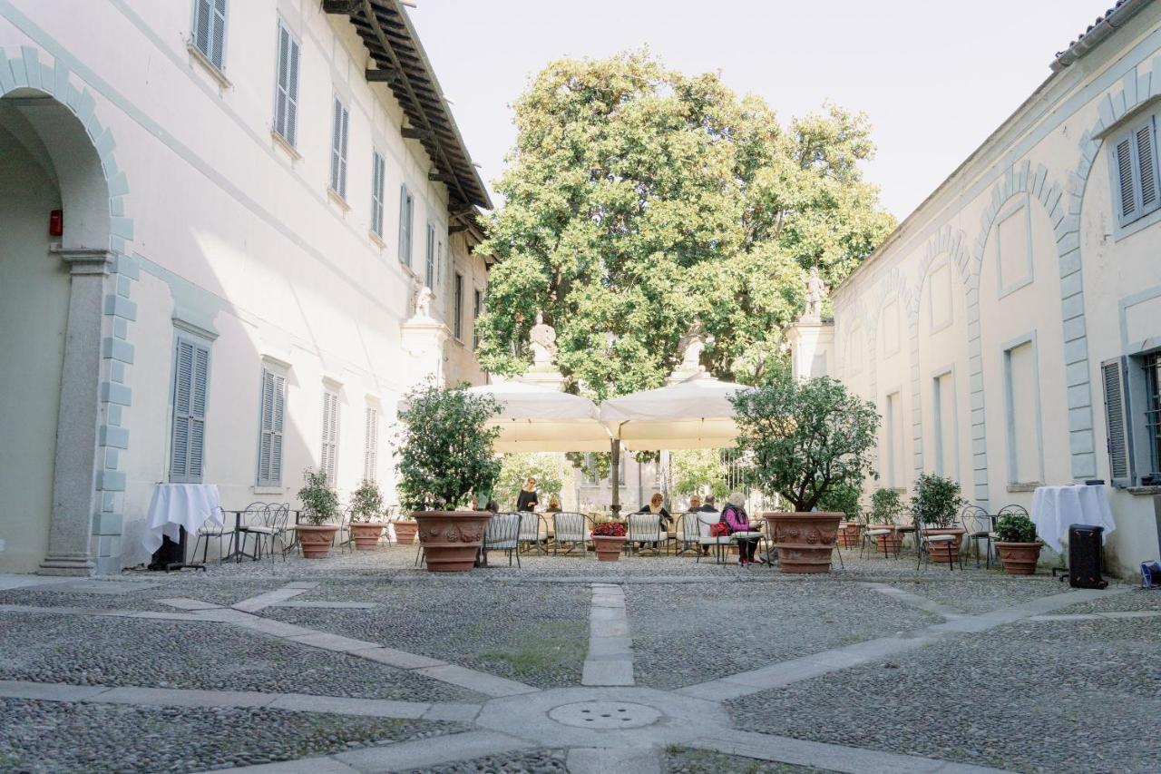 Caffe Delle Rose Les Chambres Verbania Exterior foto